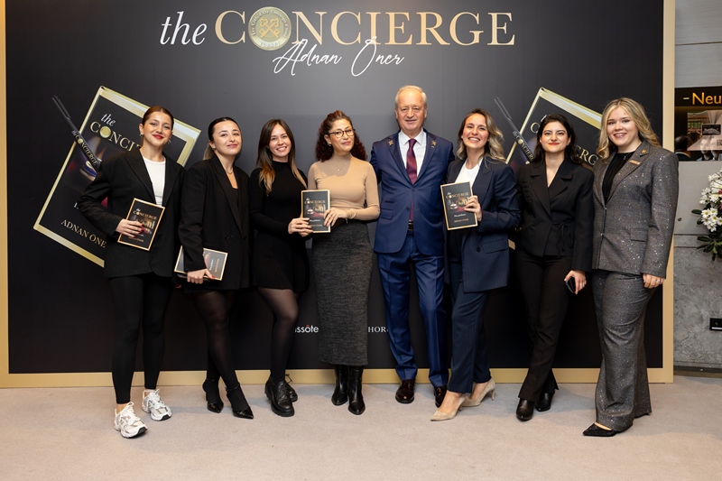 Adnan Öner  ‘The Concıerge Adnan Öner’ Kitabını 33 Yıldır Hizmet Verdiği Swıssôtel The Bosphorus’ta Tanıttı  Adnan Öner  ‘The Concıerge Adnan Öner’ Kitabını 33 Yıldır Hizmet Verdiği Swıssôtel The Bosphorus’ta Tanıttı